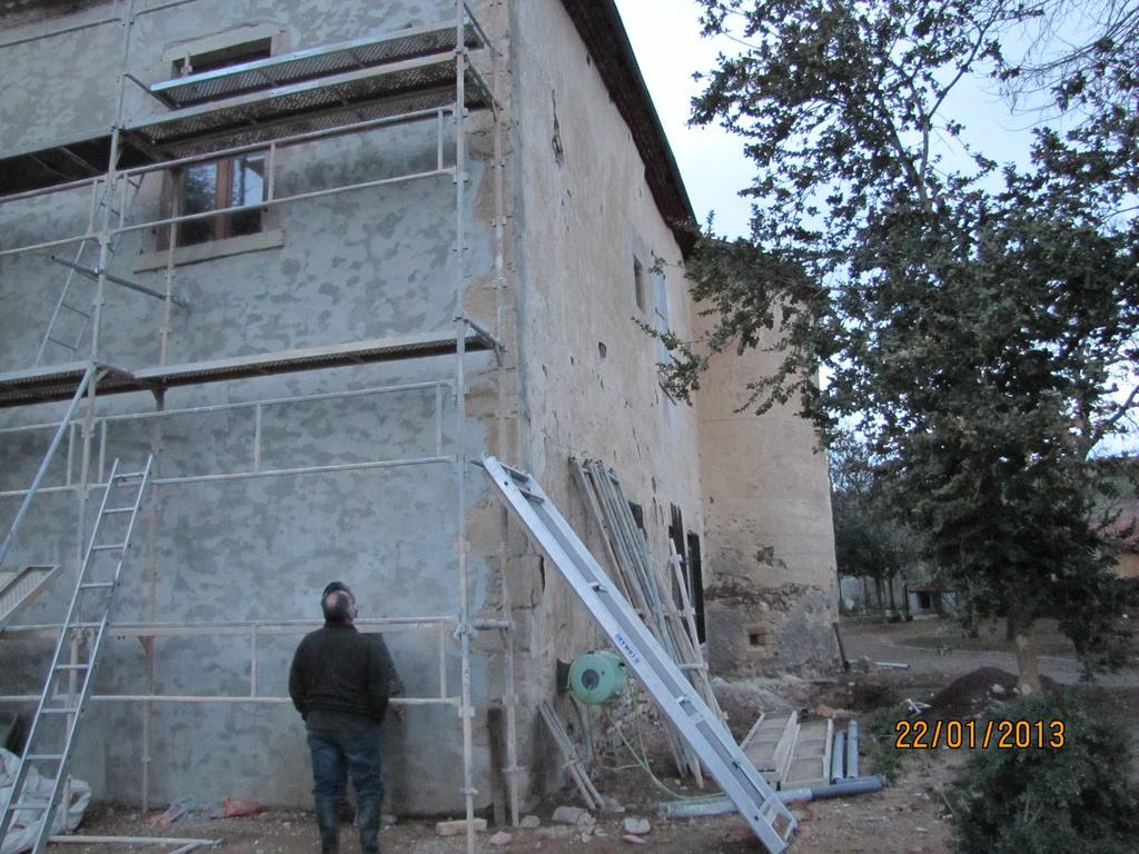 Château des Aiguilles Saint-Rémy-de-Chargnat Exterior foto